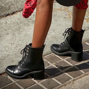 NWT Lace Up Combat Boots 👢